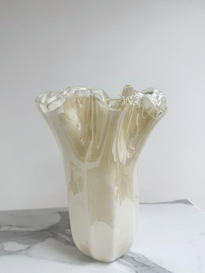 Stor "Fazzoletto"-vase i elfenbensfarvet Murano-glas