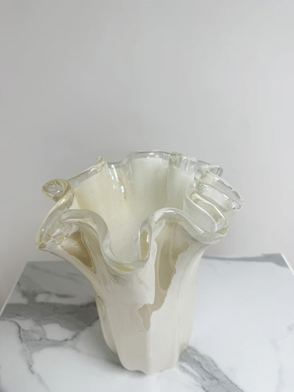 Stor "Fazzoletto"-vase i elfenbensfarvet Murano-glas