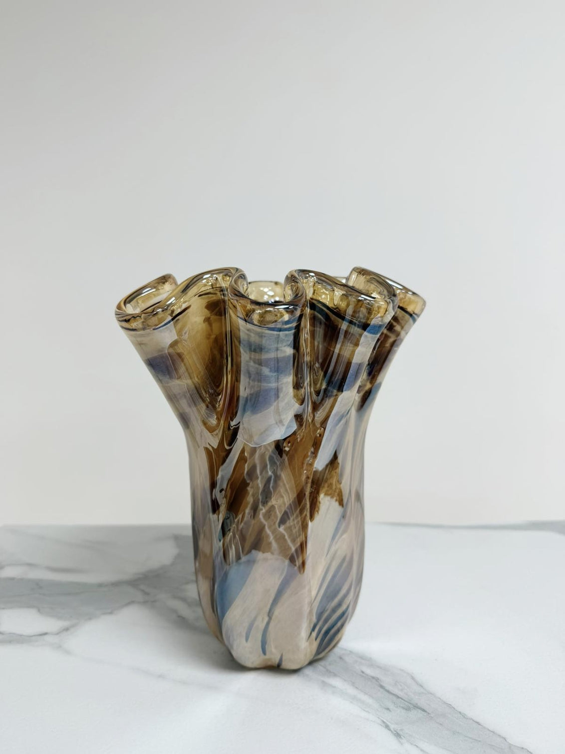 Mellem Fazzoletto vase med animalier i Murano-glas