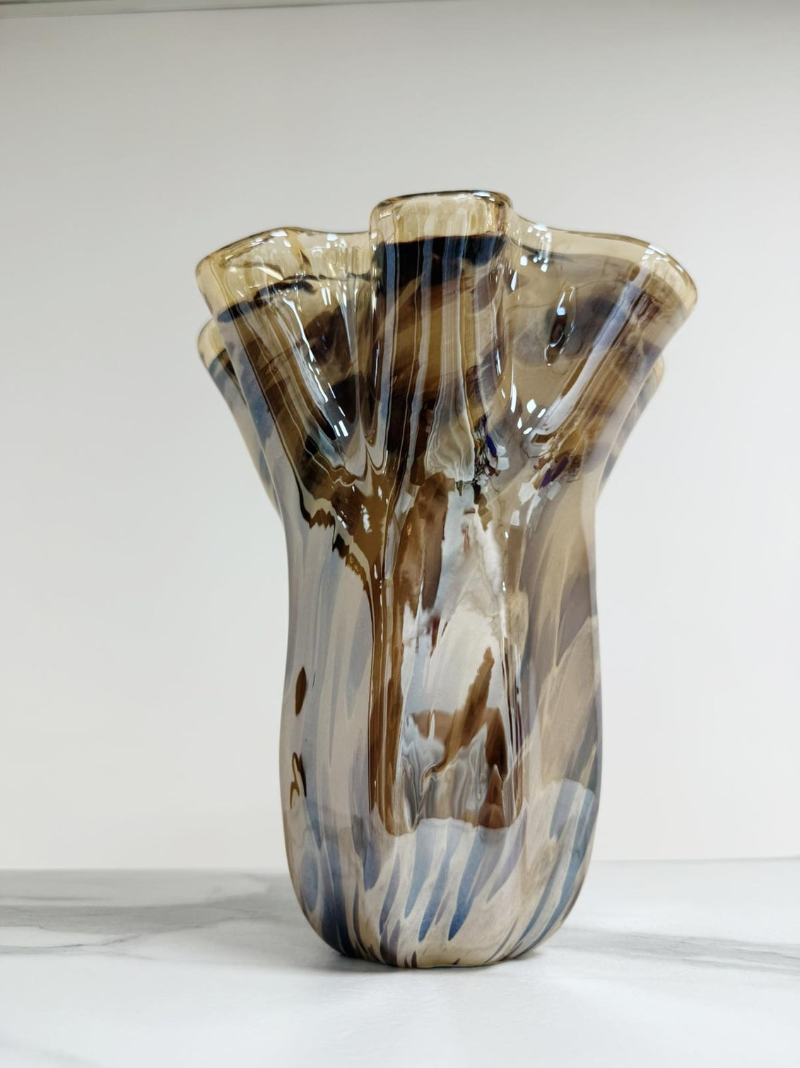 Mellem Fazzoletto vase med animalier i Murano-glas