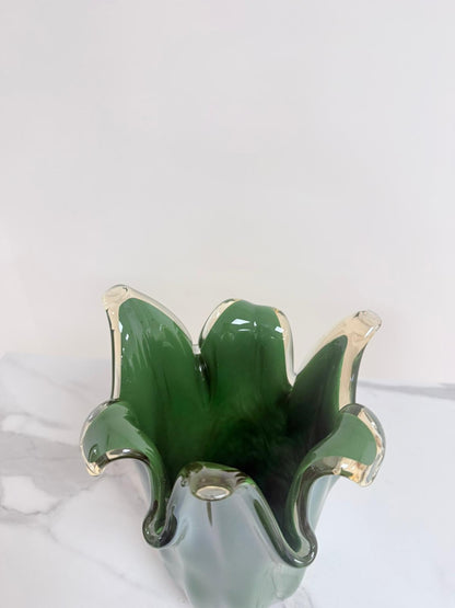 Mellem tulipanvase i britisk grøn Murano-glas